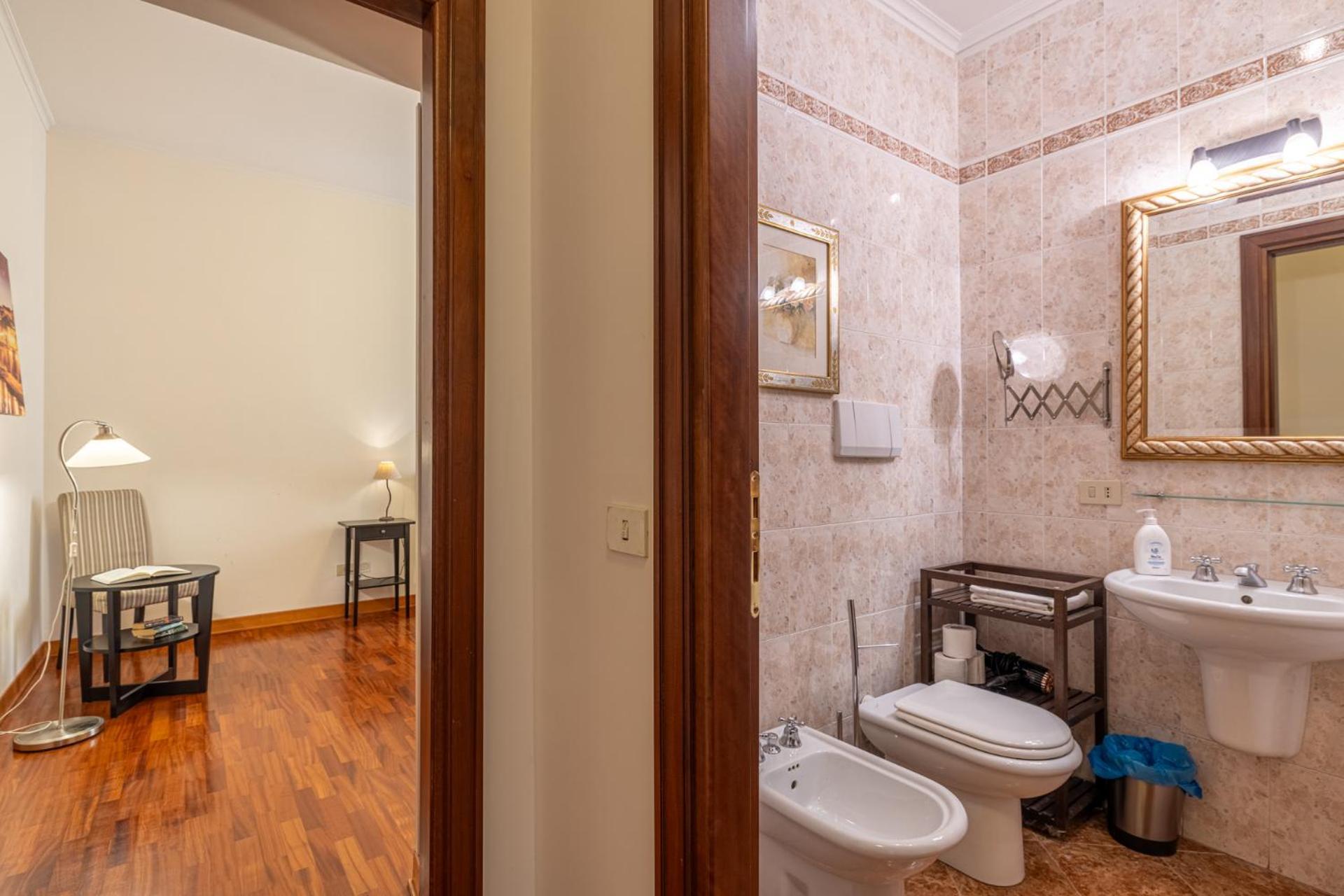 La Tua Casa Al Colosseo Rome Extérieur photo